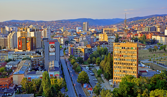 Afër 900 raste të reja me Covid-19 vetëm në Prishtinë