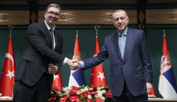 Erdogan -Vuçiq flasin për raportet Turqi -Serbi dhe Bosnjën, shmangin Kosovën