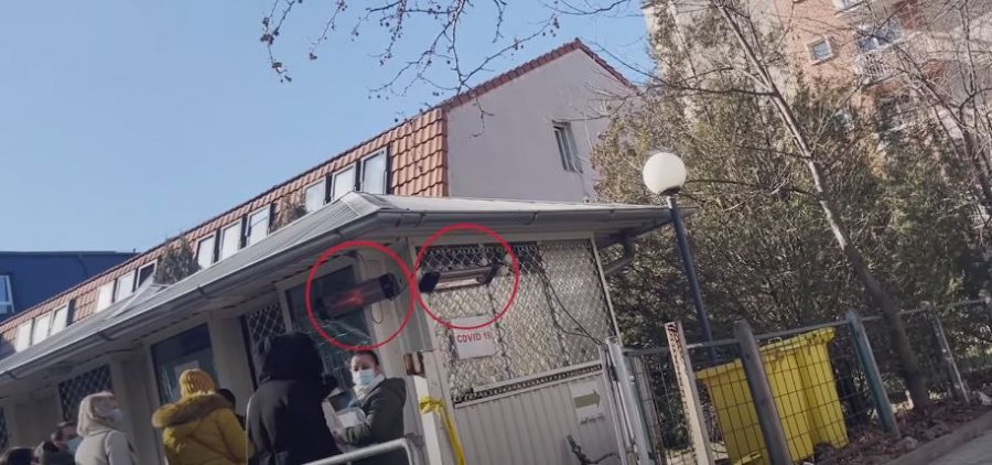 Ndodh edhe kjo: Serbët në veri ngrohen edhe jashtë me nxemje