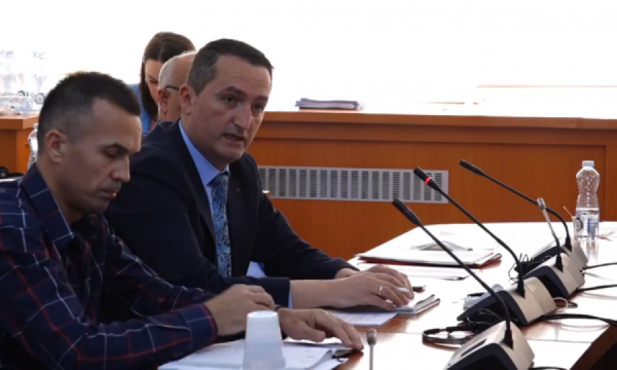 Kastrati e konfirmon shkarkimin: Jam ballafaquar me shantazhe e presion