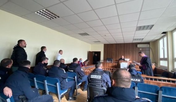 Rrahën një person në Qendrën e Paraburgimit në Pejë, dënohen me nga 1 mijë euro katër të akuzuarit