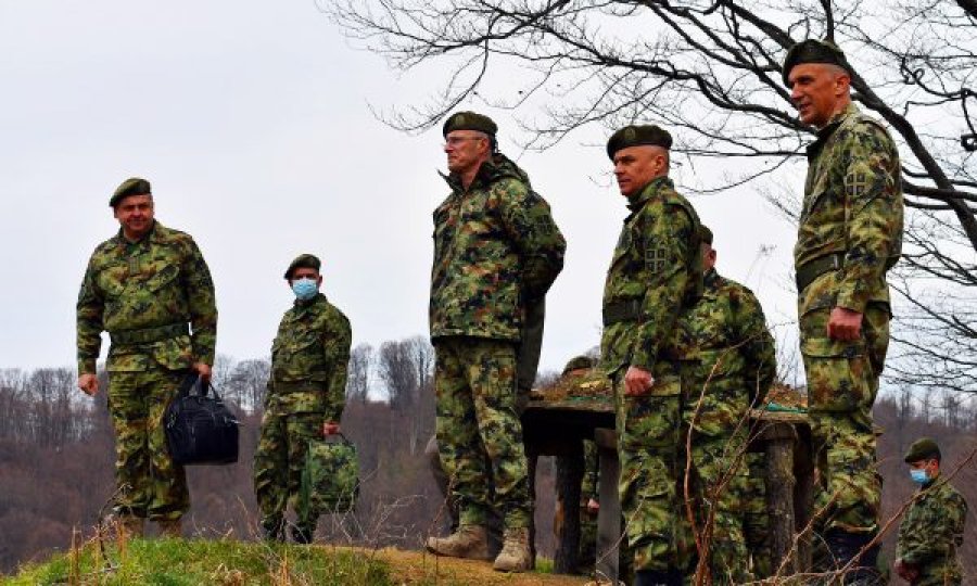 Gjenerali i ushtrisë serbe s’përjashton reagimin nëse ushtria e Kosovës shkon në veri