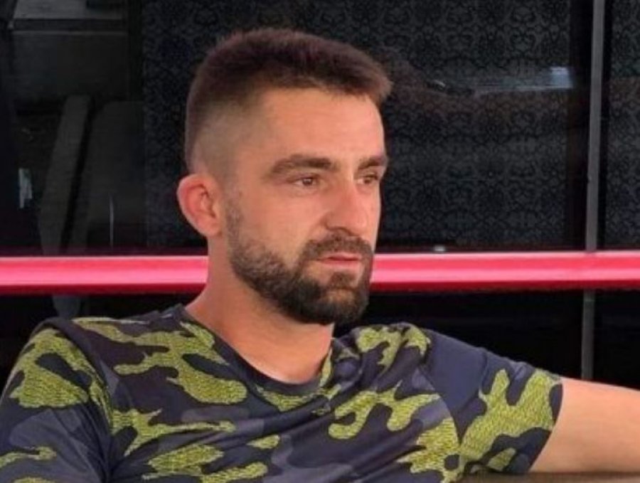 Publikohet fotografia e të riut E.M që u vra sot në Pejë