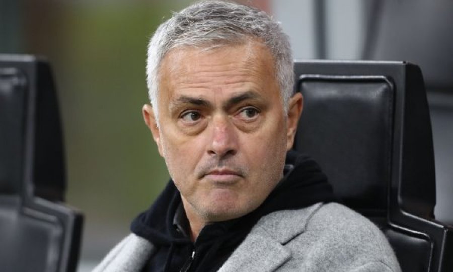 Mourinho thotë se nuk e ka ndërmend të largohet nga Roma