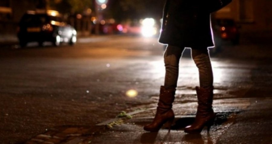 E tmerrshme: Burri nga Gjakova e detyron bashkëshorten të bëhet prostitutë