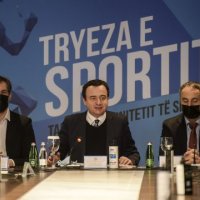 Kryeministri Kurti në takim me komunitetin sportiv: Na duhet edhe masivizimi edhe shkëlqimi i sportit