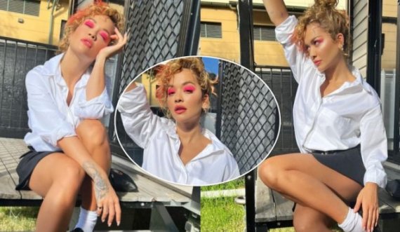 Rita Ora atraktive në ‘uniformën e shkollës’