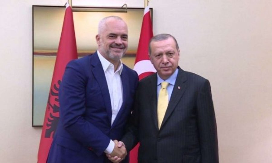 Media greke: Rama mund të ketë marrëdhënie të mira me Erdoganin, por të mos harrojë se Greqia mbron hapësirën ajrore të Shqipërisë