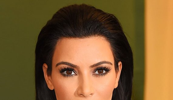 Kështu duket Kim Kardashian pa make-up