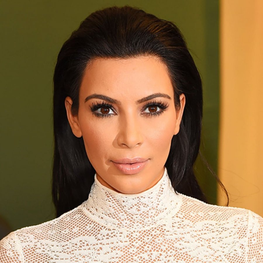 Kështu duket Kim Kardashian pa make-up