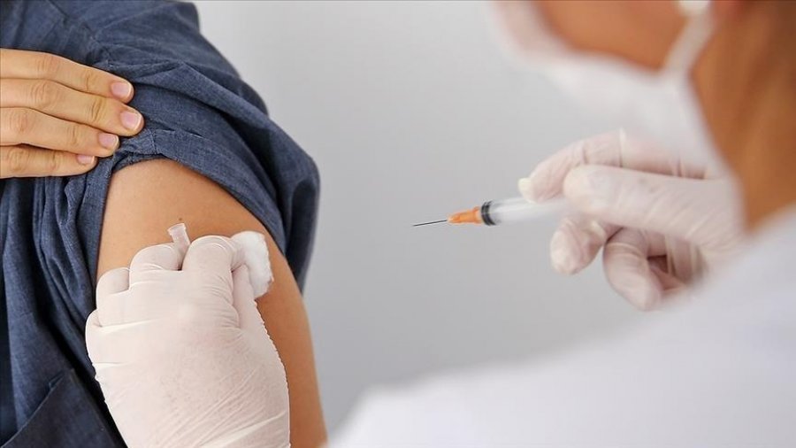 Profesoresha e mjekësisë shpjegon çka janë “doza përforcuese” dhe “doza shtesë” e vaksinës anti-Covid