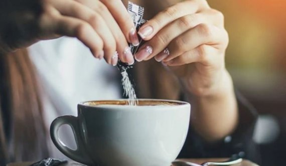 Ja sa i dëmshëm është shtimi i sheqerit në kafe