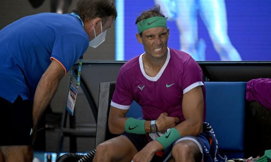 “S’e di as vetë qysh fitova” – Nadal vuan për ta mposhtur Shapovalovin dhe e arrin gjysmëfinalen në Australian Open