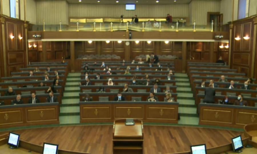 Dështon të miratohet rezoluta e opozitës kundër shtrenjtimit të rrymës, votuan veç 30 deputetë