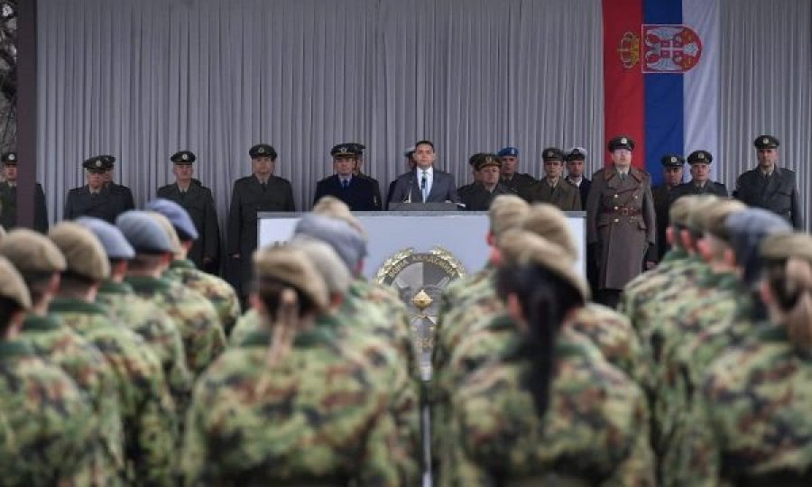 Serbia i fton të rinjtë të aplikojnë për shërbim vullnetar ushtarak, u ofron paga