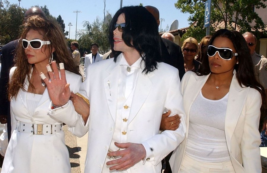 Janet Jackson tregon anën e errët të vëllait të saj