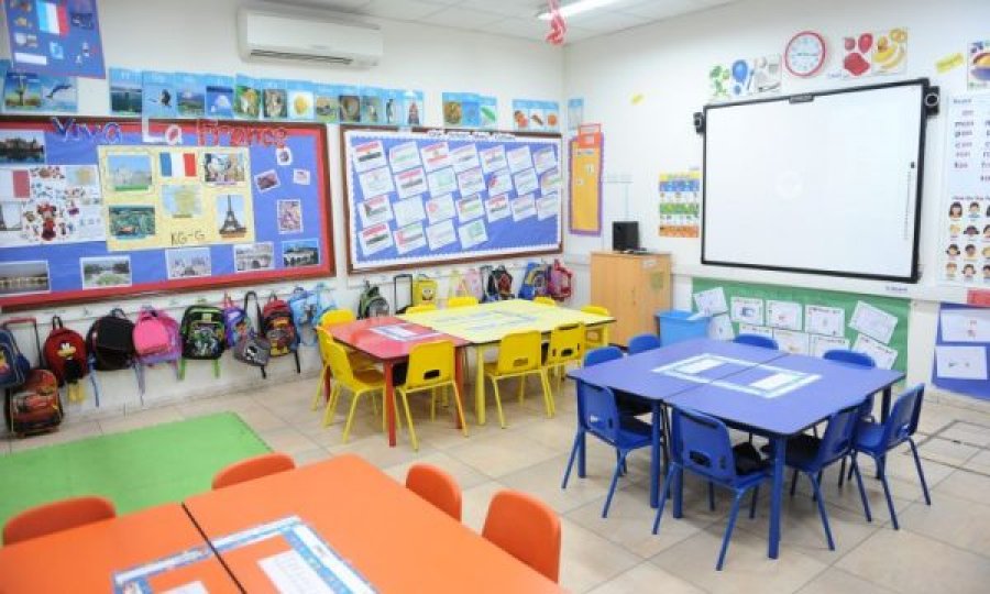 Mbyllen tri çerdhe në kryeqytet, prindërit ankohen se kjo situatë po u shkakton vështirësi