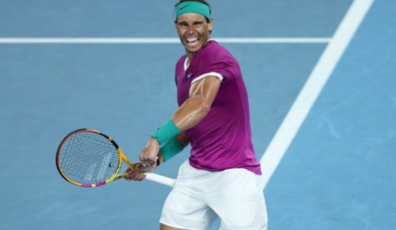 Nadal i jashtëzakonshëm, kualifikohet në finalen e Australian Open