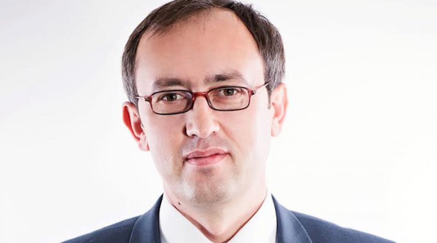 Avdullah Hoti: Të ndryshohet menjëherë vendimi që kërkon 3 vaksina për të hyrë në Kosovë