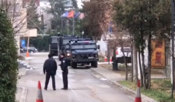 Në prag të protestës, Policia në gjendje gatishmërie me autoblinda dhe top uji