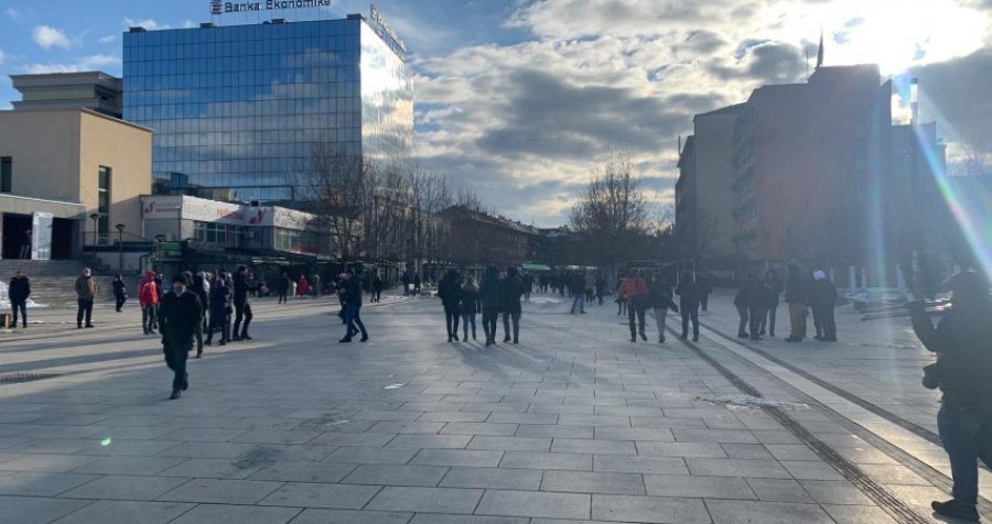 Përfundon protesta kundër shtrenjtimit të rrymës, shpërndahen protestuesit