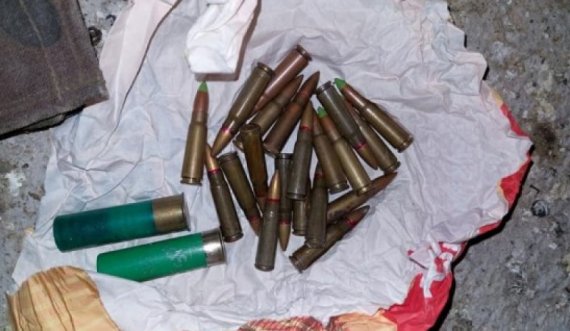 Sekuestrohen armë dhe municion në Mitrovicë