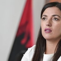 Albulena Haxhiu deputetëve: Ju lutem kalojeni Ligjin për Deklarimin e Pasurisë s’e dalim keq