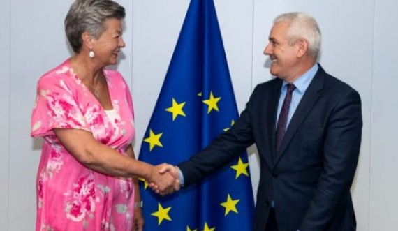 Komisionerja e BE-së: Kosova ka përmbushur të gjitha kushtet për liberalizimin e vizave