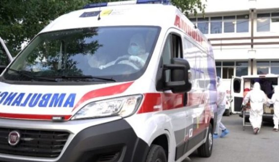 Gjakovë: Vdes një nga të lënduarit në aksidentin me autoambulancë, arrestohet shoferi i veturës