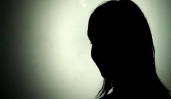 Nëna rrah vajzën në Prishtinë, 18-vjeçarja deklaron në Polici: Nuk është hera e parë