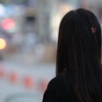 Vajza 16-vjeçare nga Kosova e denoncon nënën në Polici: Më ka mbyllur në dhomë dhe s’po më lejon të dal vetëm