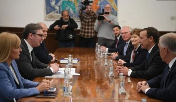 Serwer- senatorit amerikan: Vuçiq të tha ta telefonoje pas 60 ditësh, a është përgjigjur?