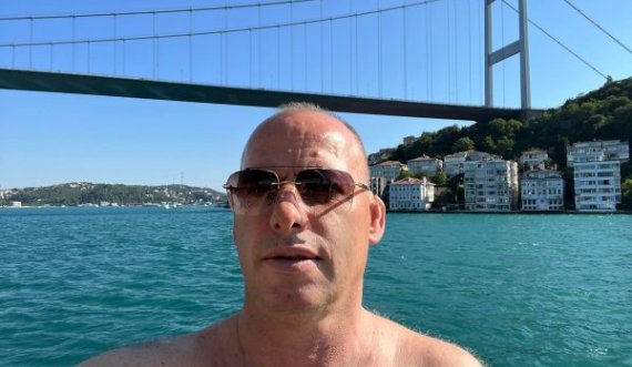 Ramiz Lladrovci shëtit me anije ngushticën e Bosforit, publikon disa fotografi