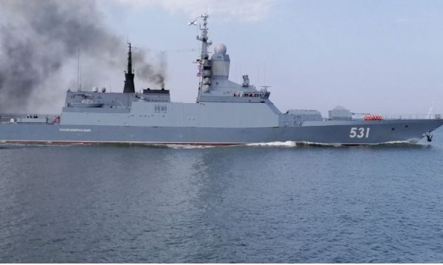 Rusia “fundos aksidentalisht anijen e saj në Detin e Zi”