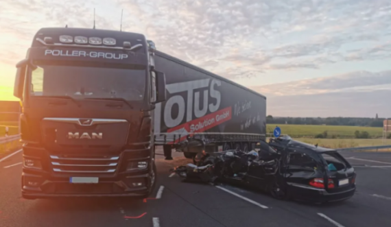 Aksident tragjik në Gjermani, vdes babai bashkë me djalin 5-vjeçar