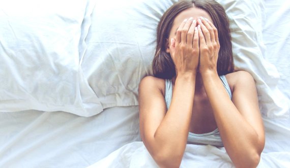 Sa orë gjumë humbasim për shkak të nxehtësisë dhe pasojave në shëndetin tonë