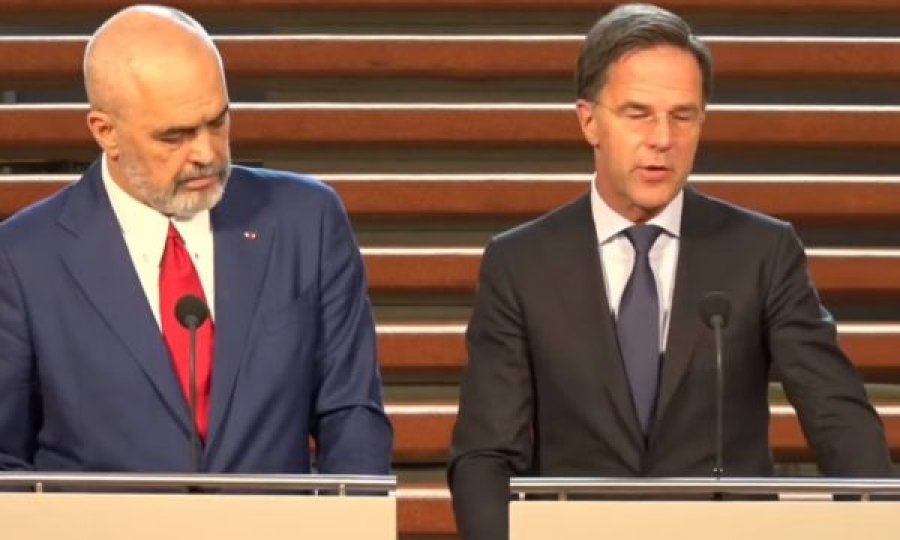 Rutte konferencë me Ramën: Në momentin që do miratohet propozimi francez, nuk do ta lëmë vetëm Maqedoninë e Veriut