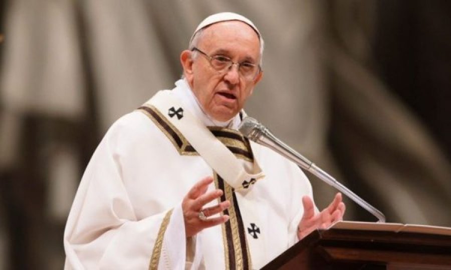 Papa Françesku flet për zërat se është më kancer: Jam ende gjallë…