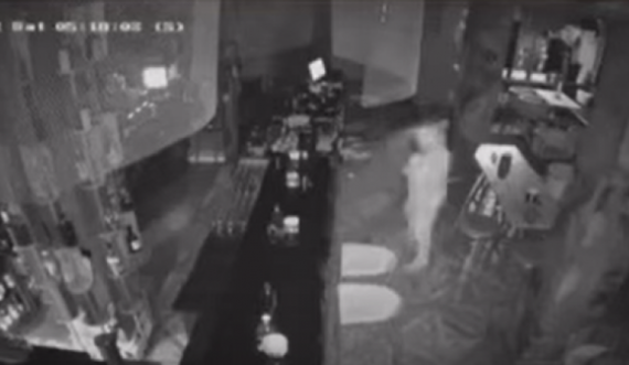 Grabitja spektakulare/ Në vetëm 15 sekonda, hajdutët ‘thyejnë’ kasafortën