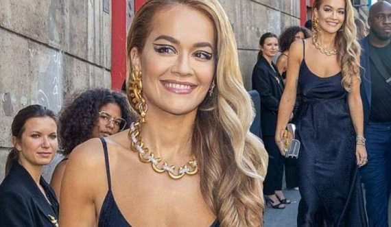 Rita Ora një damë e vërtetë në Javën e Modës në Paris