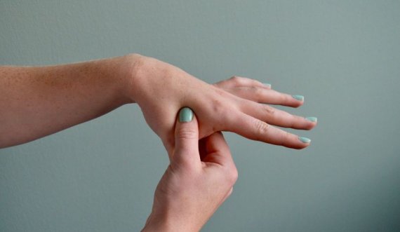 Çfarë dobie sjell masazhi i gishtave?