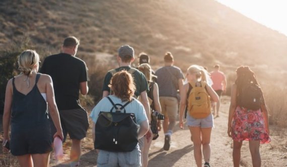 Numri i turistëve serbë në Shqipëri është rritur për 110 për qind