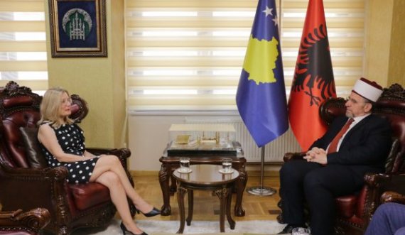 Myftiu Tërrnava i kërkon Greqisë njohjen e Kosovës