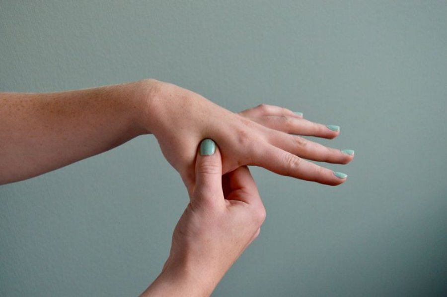 Çfarë dobie sjell masazhi i gishtave?