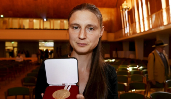 Një ukrainase bëhet gruaja e dytë që fiton “Nobelin” për Matematikë