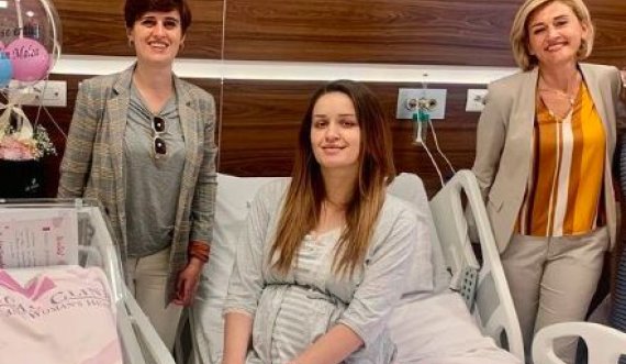Deputetja e VV-së lind dy binjakë, Kusari-Lila e viziton dhe zbulon emrat e dy fëmijëve