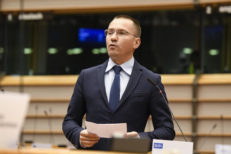 Eurodeputeti bullgar thotë se Serbia po bën provokime të sponsorizuara ndaj Kosovës: Nuk ka vend në BE