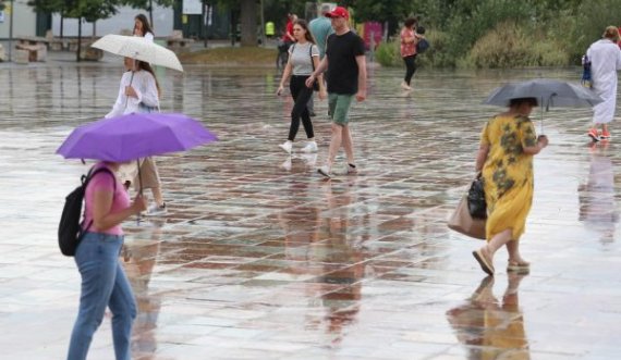 Kryeqyteti nën reshjet e shiut