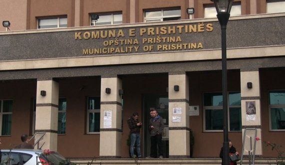 Komuna e Prishtinës kërkon që të lirojnë hapësirat shitësit që po operojnë në trotuare e rrugë deri më 24 korrik