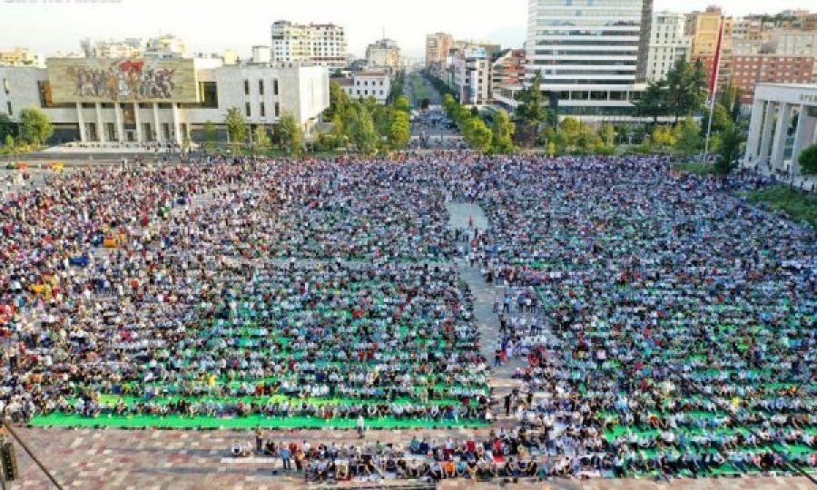 Të shtunën Kurban Bajrami, falja në sheshe dhe xhami